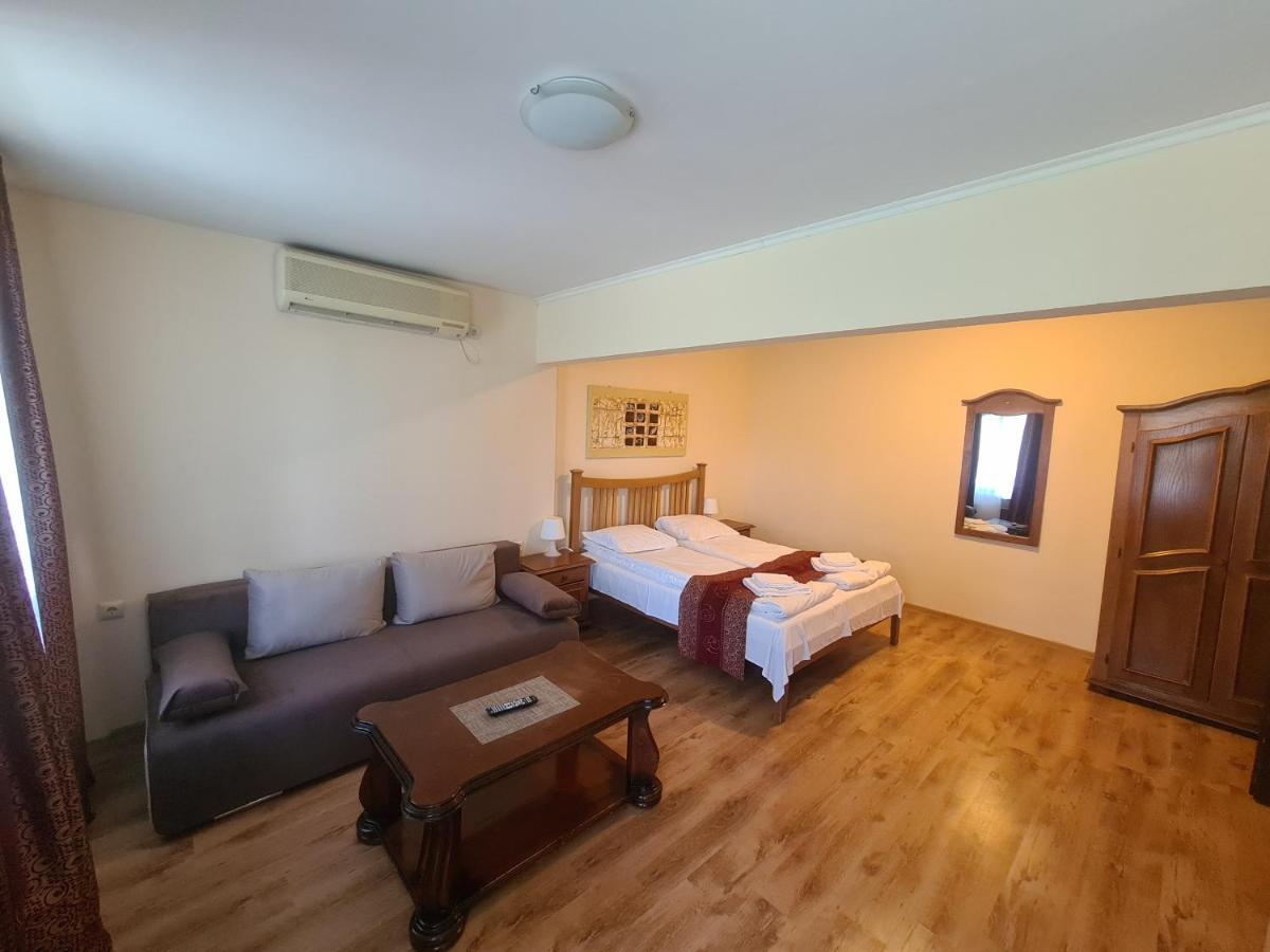 Complex Brashlyan Hotel Tryavna Exterior foto
