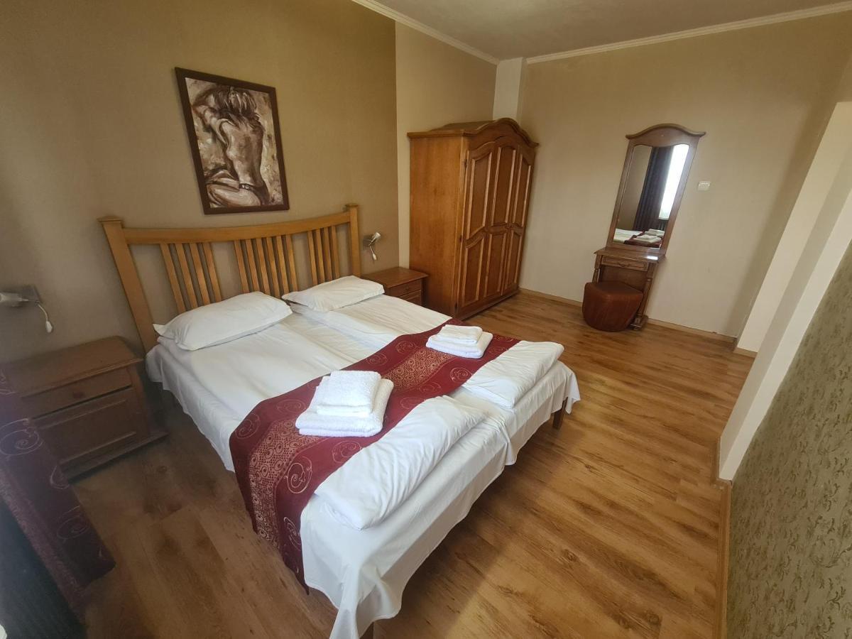 Complex Brashlyan Hotel Tryavna Exterior foto